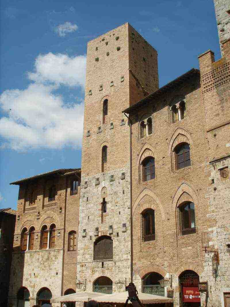 Photo of Piazza Duomo and Torre Chigi in San Gimignano